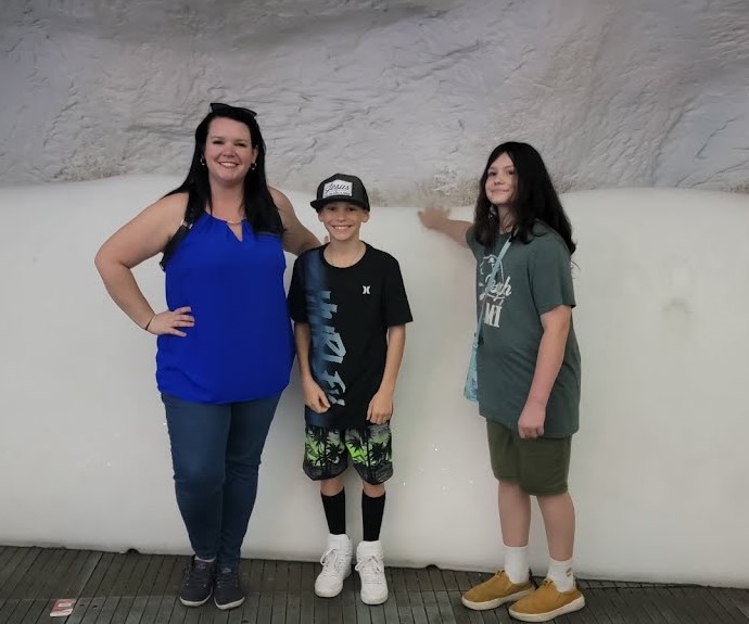 profesor y alumnos en el mundo marino