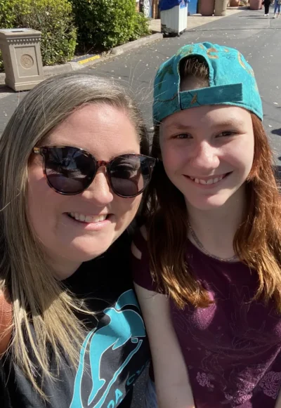 chicas en el mundo marino