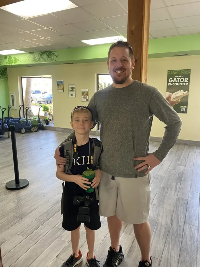 foto de profesor y alumno